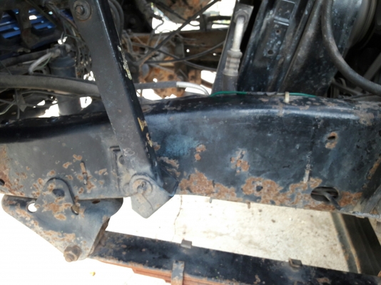 ISUZU รุ่น NPR 57 P 4 สูบ 100 แรง  กระบะยาว 5.00 เมตร กว้าง 2.10 เมตร พวงมาลัยพาวเว่อร์