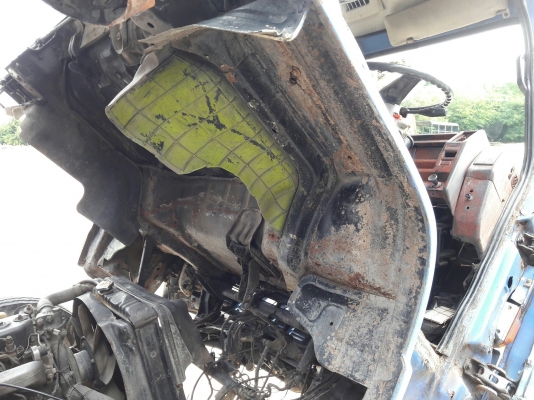 ISUZU รุ่น NPR 57 P 4 สูบ 100 แรง  กระบะยาว 5.00 เมตร กว้าง 2.10 เมตร พวงมาลัยพาวเว่อร์
