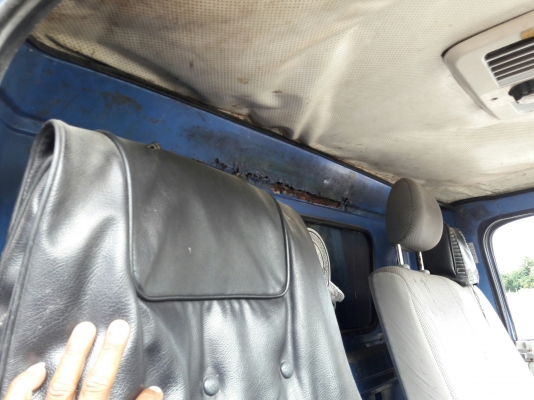 ISUZU รุ่น NPR 57 P 4 สูบ 100 แรง  กระบะยาว 5.00 เมตร กว้าง 2.10 เมตร พวงมาลัยพาวเว่อร์