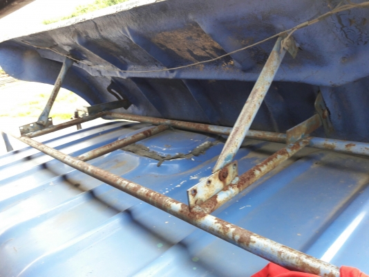 ISUZU รุ่น NPR 57 P 4 สูบ 100 แรง  กระบะยาว 5.00 เมตร กว้าง 2.10 เมตร พวงมาลัยพาวเว่อร์