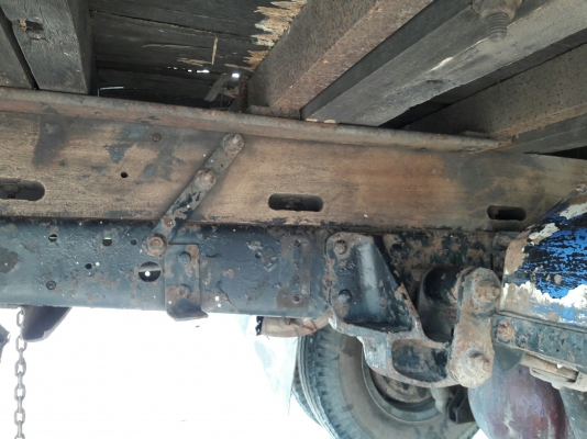 ISUZU รุ่น NPR 57 P 4 สูบ 100 แรง  กระบะยาว 5.00 เมตร กว้าง 2.10 เมตร พวงมาลัยพาวเว่อร์