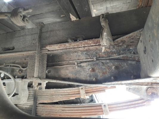 ISUZU รุ่น NPR 57 P 4 สูบ 100 แรง  กระบะยาว 5.00 เมตร กว้าง 2.10 เมตร พวงมาลัยพาวเว่อร์
