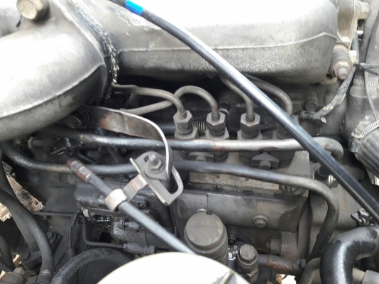 ISUZU รุ่น NPR 57 P 4 สูบ 100 แรง  กระบะยาว 5.00 เมตร กว้าง 2.10 เมตร พวงมาลัยพาวเว่อร์
