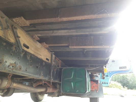 ISUZU รุ่น NPR 57 P 4 สูบ 100 แรง  กระบะยาว 5.00 เมตร กว้าง 2.10 เมตร พวงมาลัยพาวเว่อร์