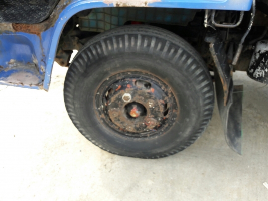 ISUZU รุ่น NPR 57 P 4 สูบ 100 แรง  กระบะยาว 5.00 เมตร กว้าง 2.10 เมตร พวงมาลัยพาวเว่อร์