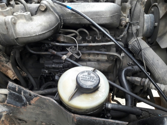 ISUZU รุ่น NPR 57 P 4 สูบ 100 แรง  กระบะยาว 5.00 เมตร กว้าง 2.10 เมตร พวงมาลัยพาวเว่อร์