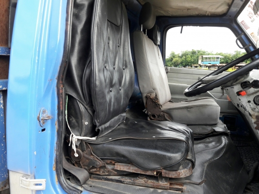 ISUZU รุ่น NPR 57 P 4 สูบ 100 แรง  กระบะยาว 5.00 เมตร กว้าง 2.10 เมตร พวงมาลัยพาวเว่อร์