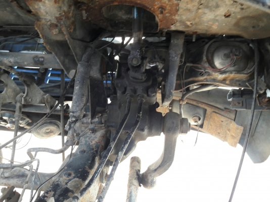 ISUZU รุ่น NPR 57 P 4 สูบ 100 แรง  กระบะยาว 5.00 เมตร กว้าง 2.10 เมตร พวงมาลัยพาวเว่อร์