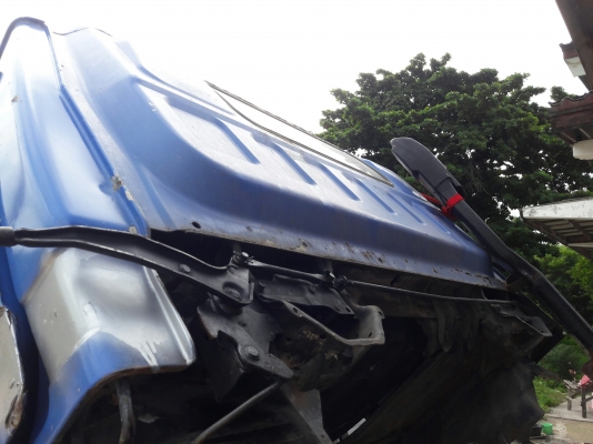 ISUZU รุ่น NPR 57 P 4 สูบ 100 แรง  กระบะยาว 5.00 เมตร กว้าง 2.10 เมตร พวงมาลัยพาวเว่อร์