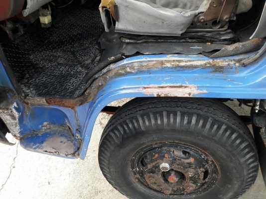 ISUZU รุ่น NPR 57 P 4 สูบ 100 แรง  กระบะยาว 5.00 เมตร กว้าง 2.10 เมตร พวงมาลัยพาวเว่อร์