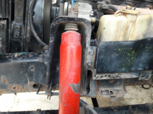ISUZU รุ่น NPR 57 P 4 สูบ 100 แรง  กระบะยาว 5.00 เมตร กว้าง 2.10 เมตร พวงมาลัยพาวเว่อร์