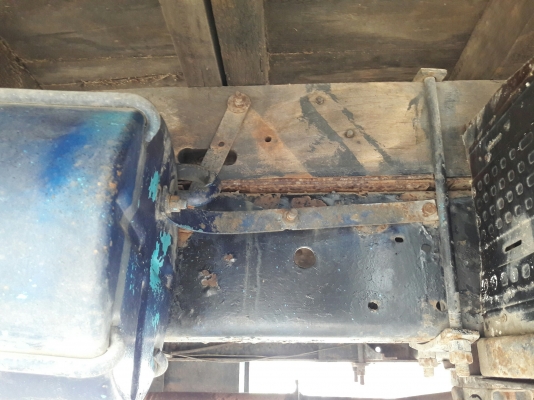 ISUZU รุ่น NPR 57 P 4 สูบ 100 แรง  กระบะยาว 5.00 เมตร กว้าง 2.10 เมตร พวงมาลัยพาวเว่อร์
