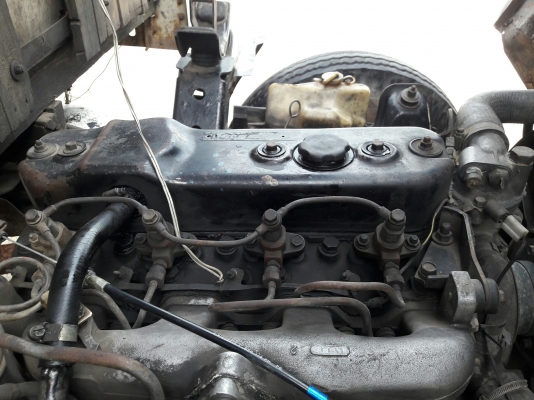 ISUZU รุ่น NPR 57 P 4 สูบ 100 แรง  กระบะยาว 5.00 เมตร กว้าง 2.10 เมตร พวงมาลัยพาวเว่อร์