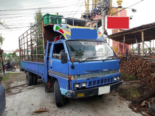 ISUZU รุ่น NPR 57 P 4 สูบ 100 แรง  กระบะยาว 5.00 เมตร กว้าง 2.10 เมตร พวงมาลัยพาวเว่อร์