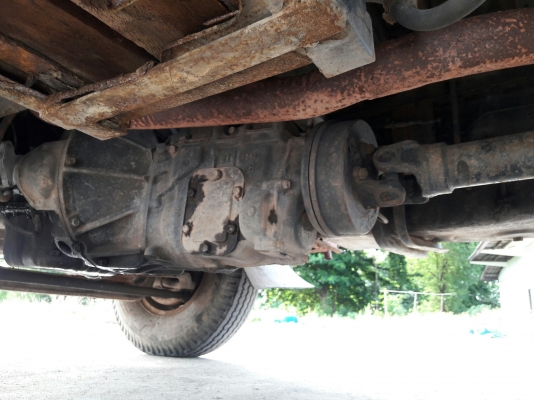ISUZU รุ่น NPR 57 P 4 สูบ 100 แรง  กระบะยาว 5.00 เมตร กว้าง 2.10 เมตร พวงมาลัยพาวเว่อร์