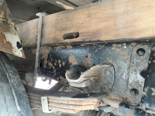 ISUZU รุ่น NPR 57 P 4 สูบ 100 แรง  กระบะยาว 5.00 เมตร กว้าง 2.10 เมตร พวงมาลัยพาวเว่อร์