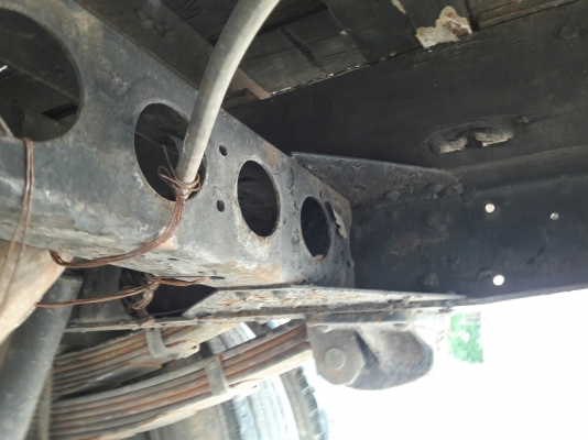 ISUZU รุ่น NPR 57 P 4 สูบ 100 แรง  กระบะยาว 5.00 เมตร กว้าง 2.10 เมตร พวงมาลัยพาวเว่อร์