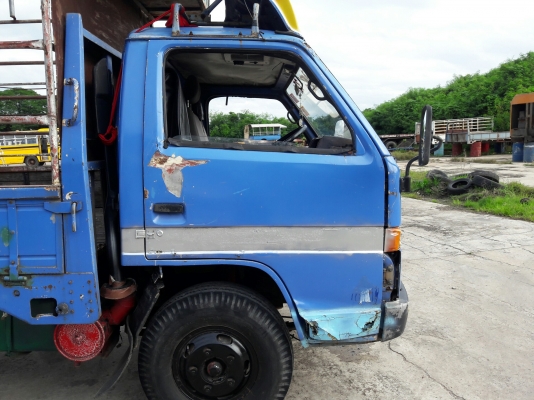 ISUZU รุ่น NPR 57 P 4 สูบ 100 แรง  กระบะยาว 5.00 เมตร กว้าง 2.10 เมตร พวงมาลัยพาวเว่อร์