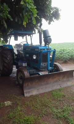 ขาย ฟอร์ด6610 พร้อมใช้เลย ทบ.มี ชุดโอนครบ รถพร้อมใช้งานน่าใช้มาก รถมือเดียวใช้ส่วนตัว ไม่ค่อยได้รับจ้าง  เครื่องเกียร์เเน่นๆพร้อมลุยอุปกรณ์ครบ ดันหน้า ผาน3ผาน6 รถอยู่ อ.น้ำยืน อุบลฯ สนใจสอบถาม 081-7915677