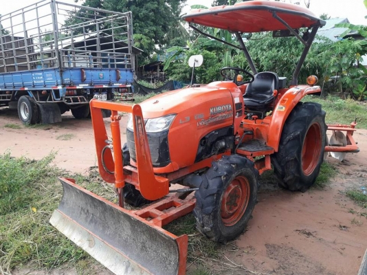 ขายรถไถ L3608 ปี55 อุปกรณ์ ดันหน้า ผานหลัง เอกสารพร้อมโอน ราคา270,000 สนใจโทร 090-8588220 093-3258446 www.narong2truck.com www.truck.in.th/498 https://www.facebook.com/narong2truck/ ID: narong498 ID: 09332584461 เพจ Facebook ณรงค์ ซื้อขายรถมือสอง กลุ่ม Fa