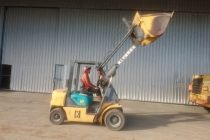 ขายรถตักล้อยาง KOMATSU SD10T-5 (สภาพดีมาก)