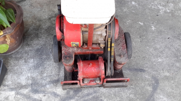 เครื่องตบอัดพื้นให้แน่นพร้อมใช้ เครื่องตบอัดพื้นให้แน่นพร้อมใช้