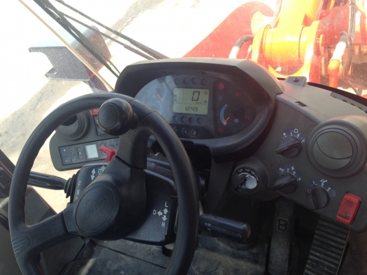 ขายรถตักบ้อยางคุณภาพสูงจากค่าย HITACHI