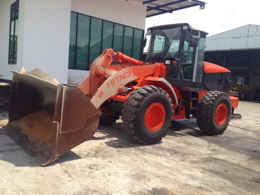 ขายรถตักบ้อยางคุณภาพสูงจากค่าย HITACHI