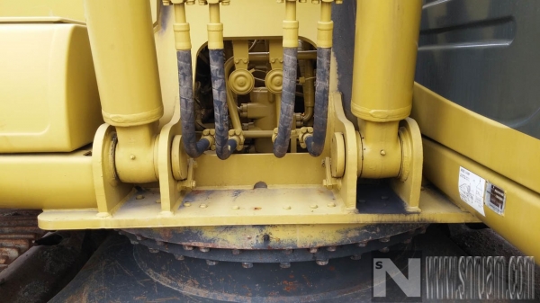 รถขุด Komatsu PC 200-6E Long Boom