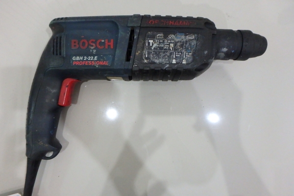 สว่านโรตารี่ 22mm BOSCH GBH 2-22 E 2 ระบบ Made in Germany สภาพดี พร้อมใช้งาน สว่านโรตารี่ 22mm BOSCH GBH 2-22 E 2 ระบบ Made in Germany สภาพดี พร้อมใช้งาน