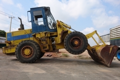 ขายรถตักล้อยาง KOMATSU 515 (สภาพดี)