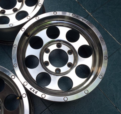 ขายล้อลายMICKEYTHOMPSON ขอบ16x8 ออฟ 0 หน้าเงา สภาพสวย ทุกวง