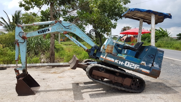 ขายด่วนรถแบคโฮKUBOTAคูโบต้าKH26เทียบเท่าPC30เครื่องคูโบต้า3สูบดีปั่มแรงรถนอกเพิ่งนำเข้ามาใหม่ยังไม่เคยใช้งานในเมืองไทยเลย