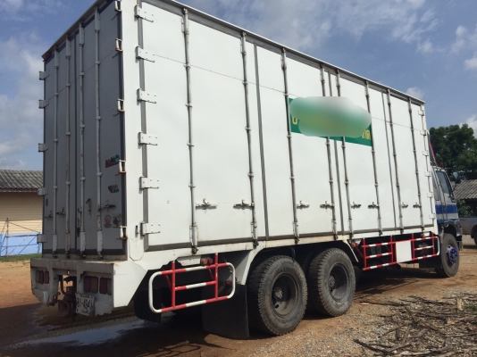 ขาย 650,000 บาท HINO FM227 สองเพลา (วางหัวไฮเทคลงเล่ม) ตู้ 10 บาน เครื่อง M10U-240 แรง สโลว์กลาง หัวบาง ยางดี คัสชีสวย เอกสารเล่มทะเบียน  รถอยู่ จ.กาณจนบุรี โทร&amp;ไอดีไลน์ 0610710295