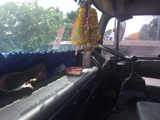 ขาย 650,000 บาท HINO FM227 สองเพลา (วางหัวไฮเทคลงเล่ม) ตู้ 10 บาน เครื่อง M10U-240 แรง สโลว์กลาง หัวบาง ยางดี คัสชีสวย เอกสารเล่มทะเบียน  รถอยู่ จ.กาณจนบุรี โทร&amp;ไอดีไลน์ 0610710295