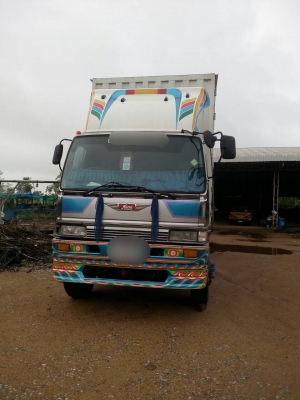 ขาย 650,000 บาท HINO FM227 สองเพลา (วางหัวไฮเทคลงเล่ม) ตู้ 10 บาน เครื่อง M10U-240 แรง สโลว์กลาง หัวบาง ยางดี คัสชีสวย เอกสารเล่มทะเบียน  รถอยู่ จ.กาณจนบุรี โทร&amp;ไอดีไลน์ 0610710295
