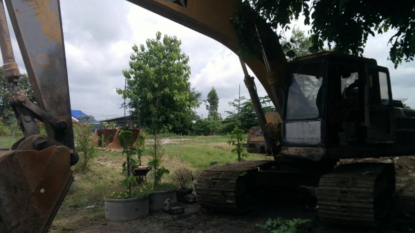 ขายCAT320V2เอกสารเล่มพร้อมชุดโอน เครื่องปั้มแรง ไฟฟ้าขาดแค่มอเตอร์คันเร่ง ช่วงล่างเอวหลวมแต่ไม่เยอะ โช่บูชดี โลวเลอร์แตกเป็นบางลูก รถทำงานได้ดี อยู่สระบุรี สนใจ 0835601591 หรือ 0903494058