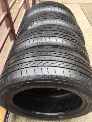 ยาง Michelin 215 55 17 กลางปี15 ดอกเต็ม เนื้อนิ่มๆ ราคาไม่แพง