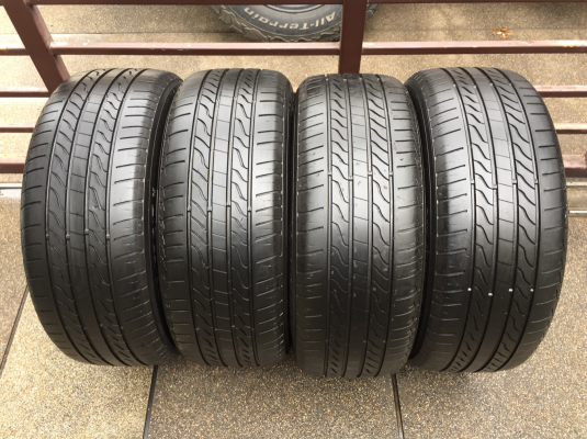 ยาง Michelin 215 55 17 กลางปี15 ดอกเต็ม เนื้อนิ่มๆ ราคาไม่แพง