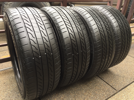 ยาง Michelin 215 55 17 กลางปี15 ดอกเต็ม เนื้อนิ่มๆ ราคาไม่แพง ยาง Michelin 215 55 17 กลางปี15 ดอกเต็ม เนื้อนิ่มๆ ราคาไม่แพง