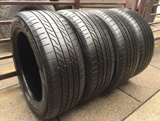 ยาง Michelin 215 55 17 กลางปี15 ดอกเต็ม เนื้อนิ่มๆ ราคาไม่แพง