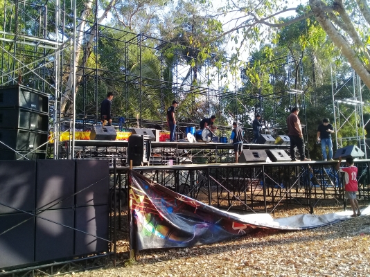 ขาย เวทีหมอลำ ครับ ขาย เวทีหมอลำ ครับ