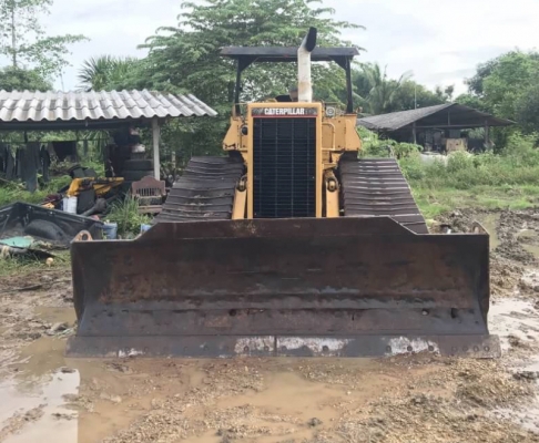 ขาย 655,000 บาท  CATTERPILAR D4H  ทำงาน 9000 ชม ตีนเป็ด เครื่องดี เกียร์ธรรมดากึ่งทอก โช่หนาสวย ล่อเลอร์ใหม่  ปั้มแรง เอกสารเล่มทะเบียน รถพร้อมใช้  รถอยู่ จ.นครปฐม โทร&amp;ไอดีไลน์ 0610710295