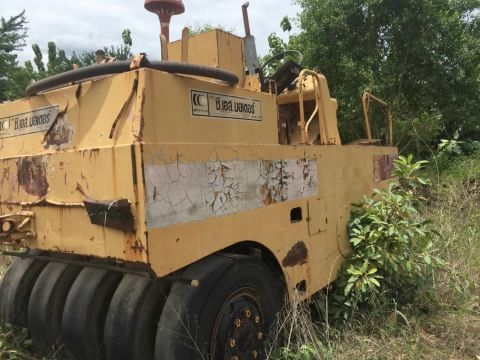 ขายรถบด9ล้อ เล่มทะเบียน สภาพพร้อมใช้ ติดคุณอ๊อฟพิจิตร086-737-9991