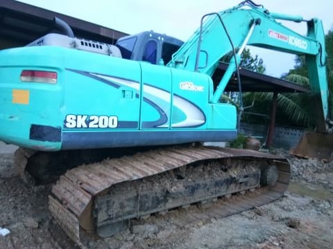 ขายKobelco sk200m8yn11สภาพพร้อมใช้ ติดต่อคุณอ๊อฟพิจิตร086-737-9991