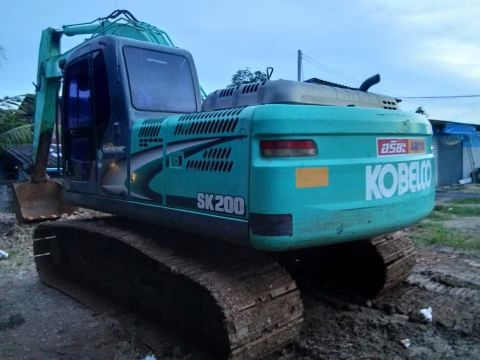 ขายKobelco sk200m8yn11สภาพพร้อมใช้ ติดต่อคุณอ๊อฟพิจิตร086-737-9991