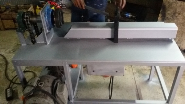 เครื่องบิดเกลียวเหล็กดัด