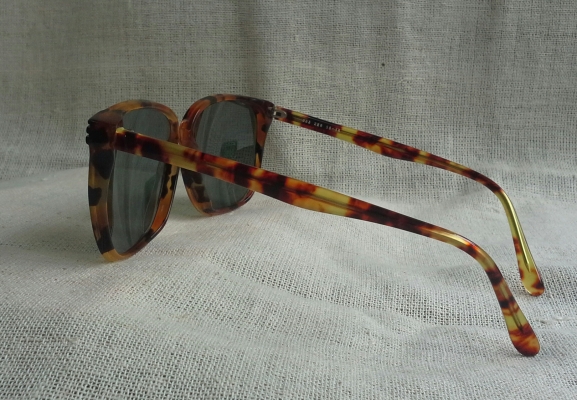 แว่นตา &#039;นอส - มือหนึ่ง&#039; เฟรนช์แบรนด์เนมสุดหรู  ลายกระ - ฮาวานา  ราคาส้มหล่น!  Vintage PIERRE CARDIN handmade in Italy