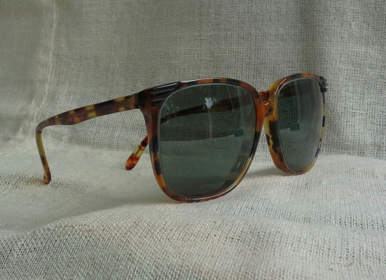 แว่นตา &#039;นอส - มือหนึ่ง&#039; เฟรนช์แบรนด์เนมสุดหรู  ลายกระ - ฮาวานา  ราคาส้มหล่น!  Vintage PIERRE CARDIN handmade in Italy
