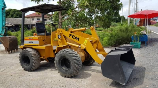 ขายด่วนรถยกตักเอวอ่อนTCMHL808ตักยก2.5ตันยกสูง3เมตรรถขับเคลื่อน4ล้อรถนอกเพื่งนำเข้ามายังไม่เคยใช้งานในเมืองไทยเลย